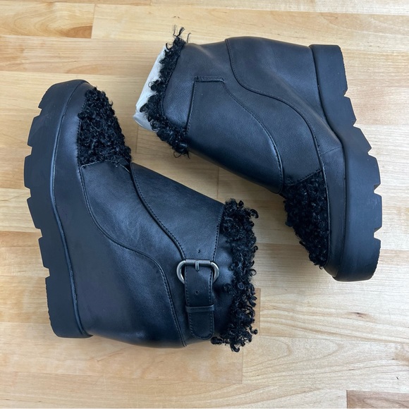 NEW Max Studio Zander Fuzzy Black Hidden Wedge Ankle Boots Size 6.5 - Picture 7 of 9